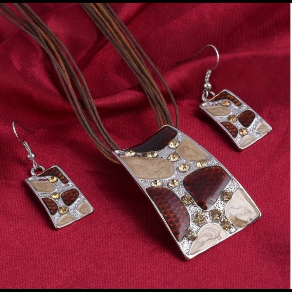 Brown geometric necklace & earrings